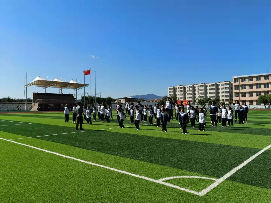 办人民满意的教育学校幼儿园,改善乡村学校环境