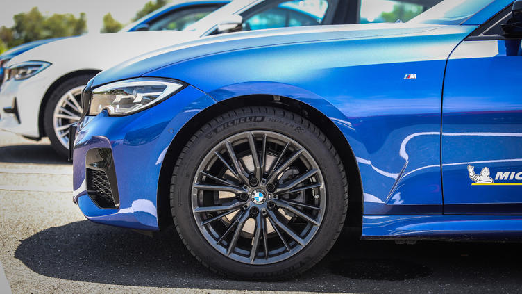 全新宝马3系国内试驾视频标轴,宝马长轴3系