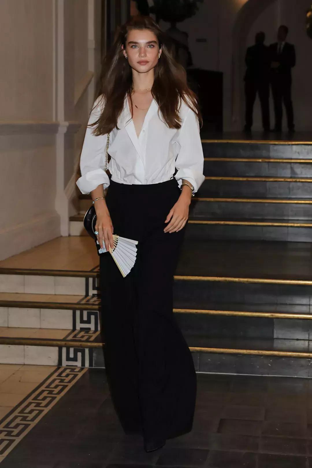 同样的衬衫别人穿怎么就那么好看,每个人都有的衬衫