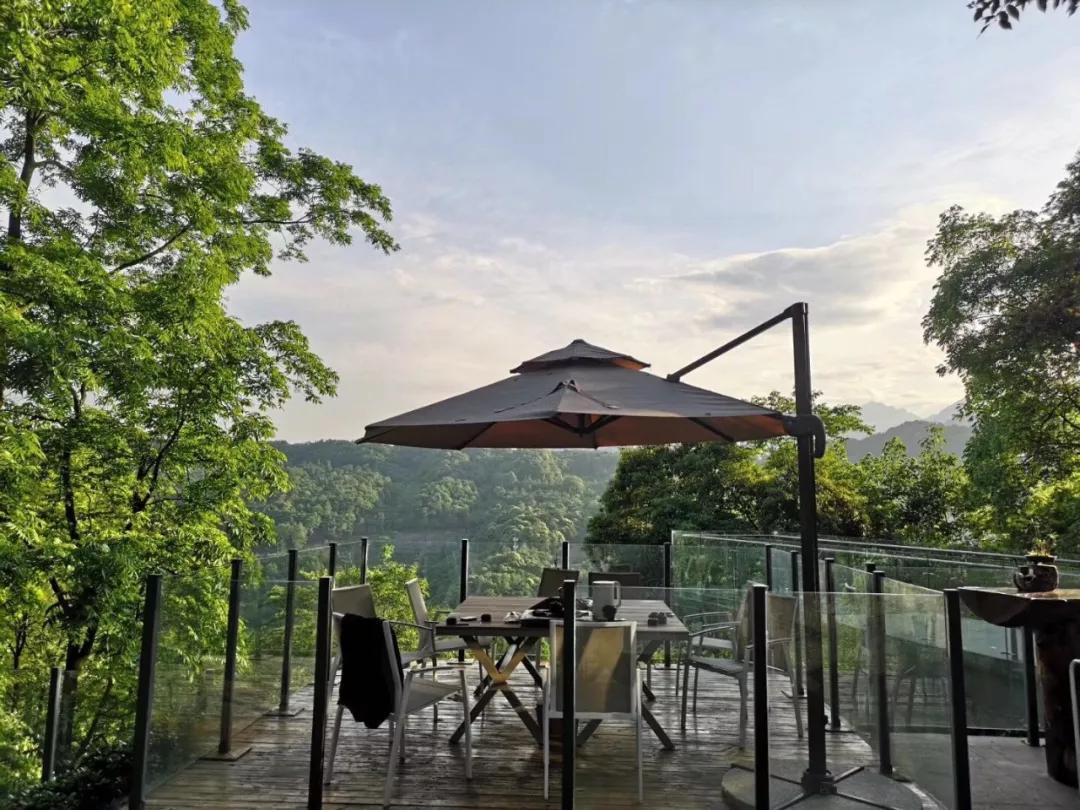 青城山别有洞天山居民宿,青城山肆禧山外民宿海拔