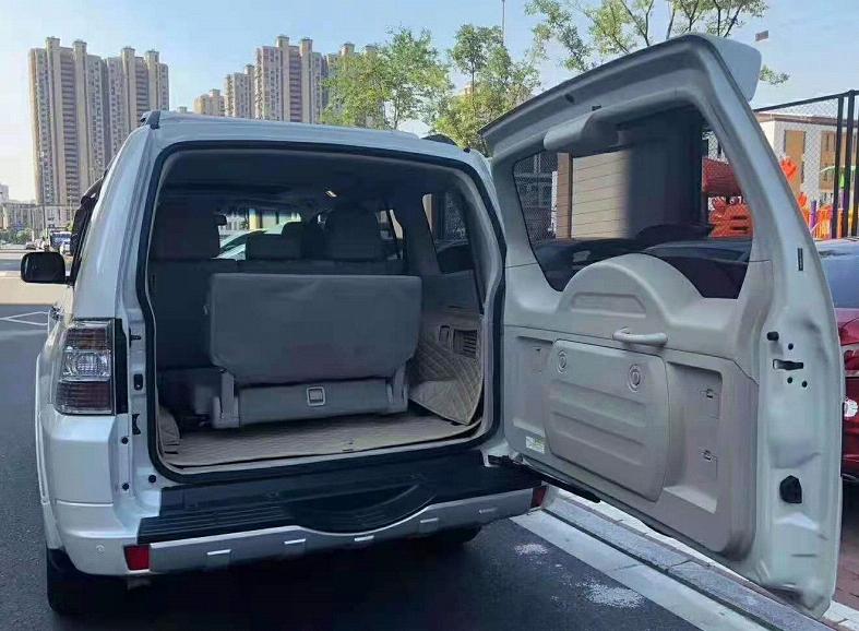 到店体验帕杰罗V93：高大威猛，动力参数弱，仅售33万