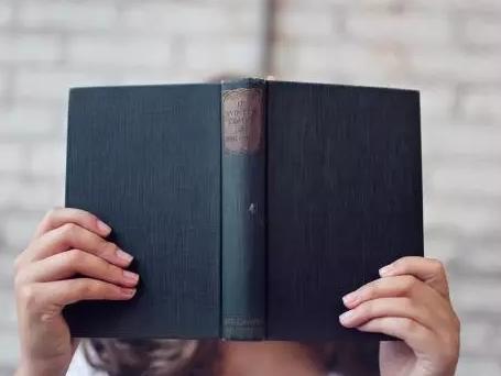 杭州57岁单身男子打赏女主播200万,老人打赏女主播超6万元