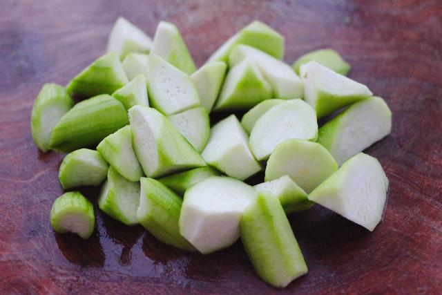 立秋多食用什么汤效果好,立秋清润止咳汤水