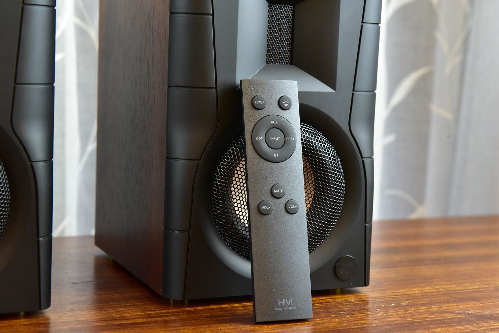 真力惠威监听音箱 (惠威m200mkii与真力8010音箱比较)