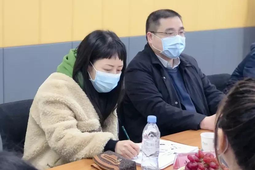 武汉市中小企业发展促进中心领导,武汉顶呱呱企业管理有限公司