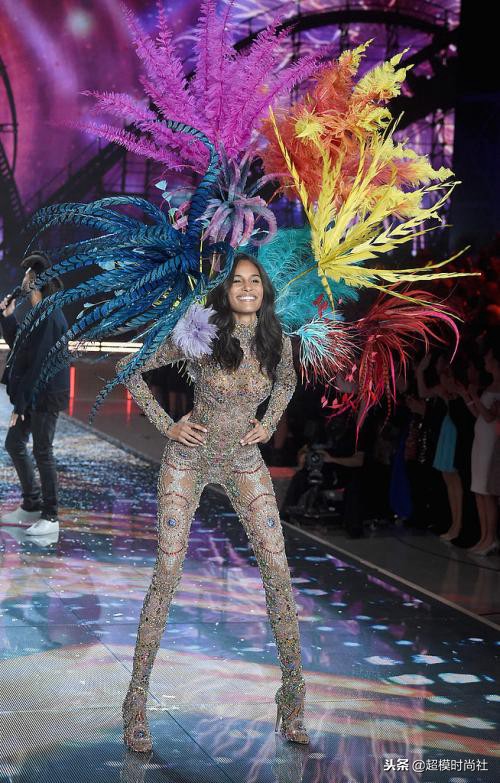 令人惊叹的维密超模,回忆当年1997年维密超模