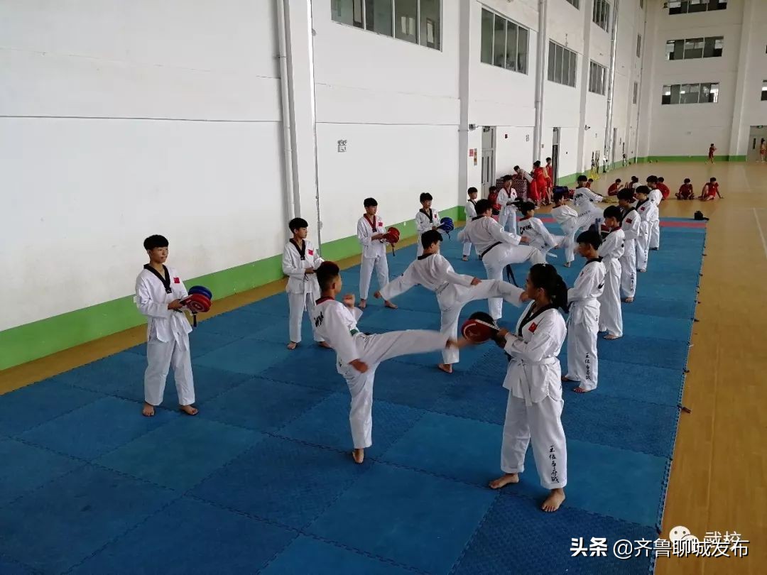 聊城少林武校摔跤队,聊城少林武校举重队