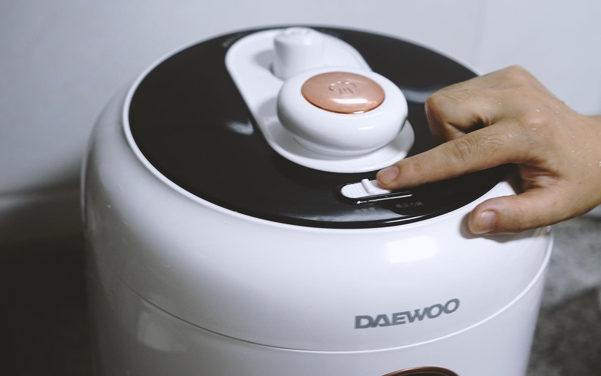 大宇多功能料理锅煮火锅,大宇电压力锅煲汤30分钟