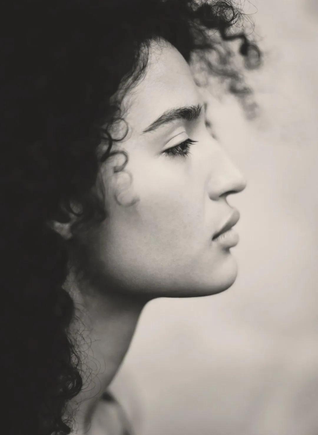 INS上爆裂，涅槃重生的跨性别者，凭借一部美剧火成2020最美面孔