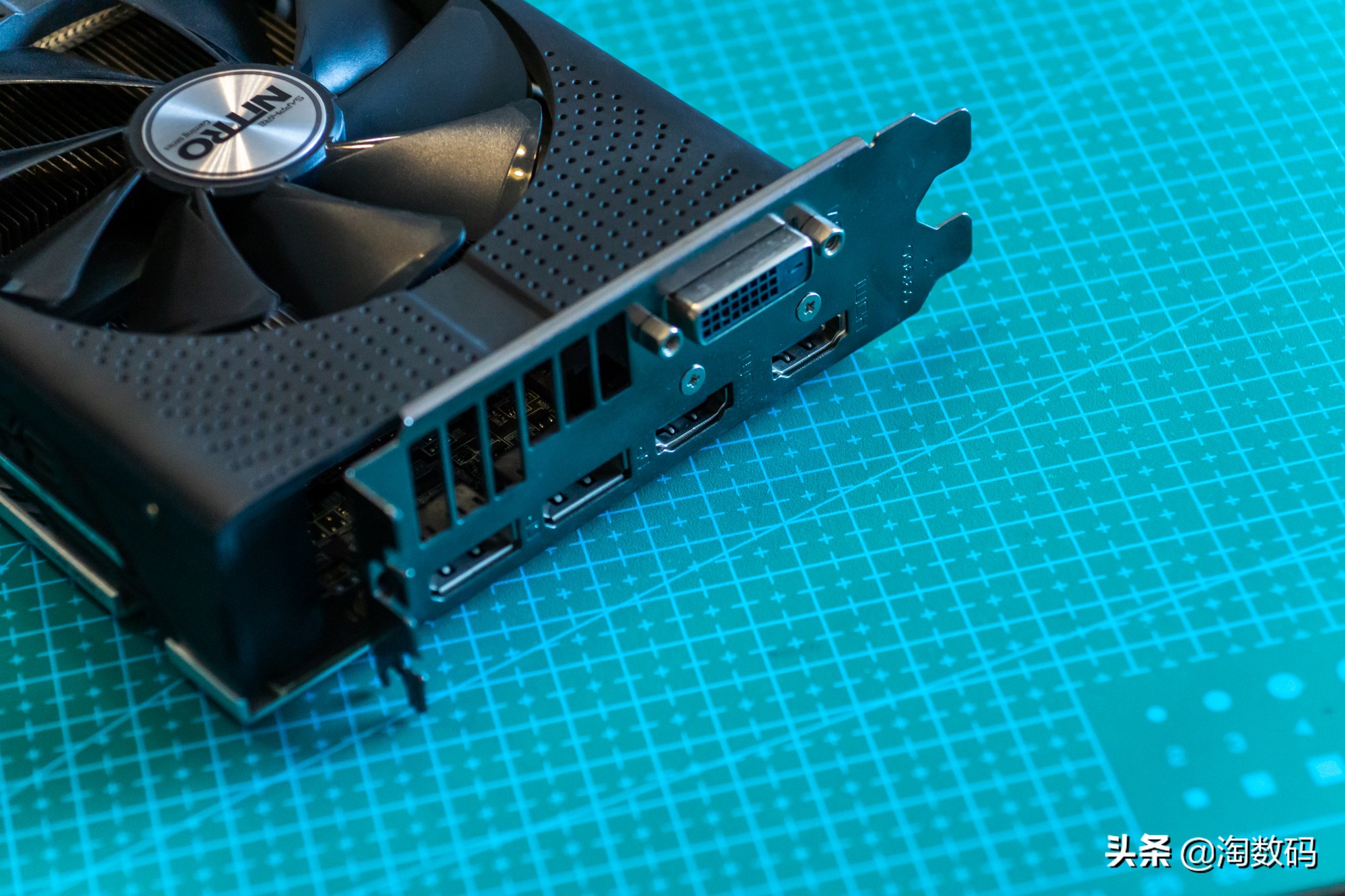 rx580蓝宝石8g超白金吃鸡测试,rx580满血版相当于哪个显卡