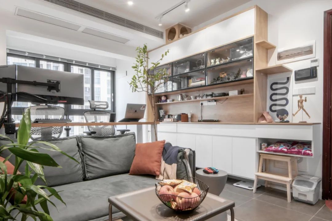 佛山女子与男友、男友妈弟住76㎡，养一猫还要工作室，装修绝了