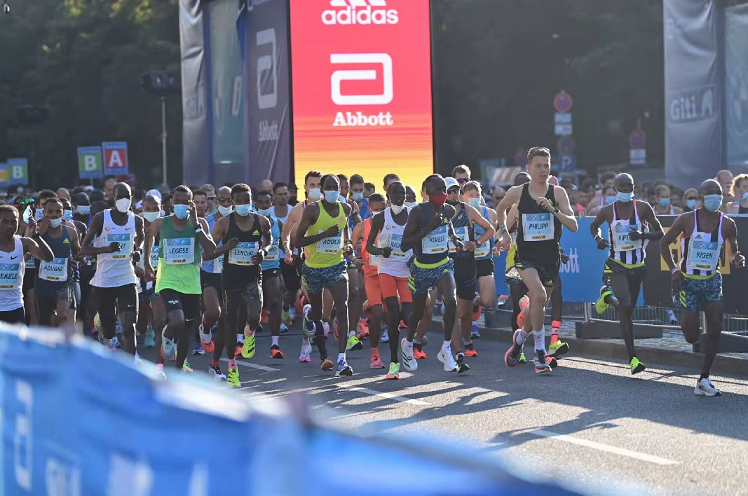 马拉松运动员都穿什么牌子的跑鞋,公认脚感最好的10双跑鞋马拉松