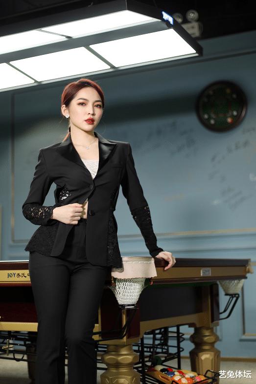 她是中国最美台球裁判,她号称最美裁判