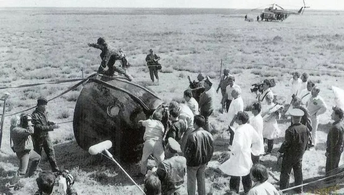 水的沸点与什么因素有关,水的沸点跟什么有关