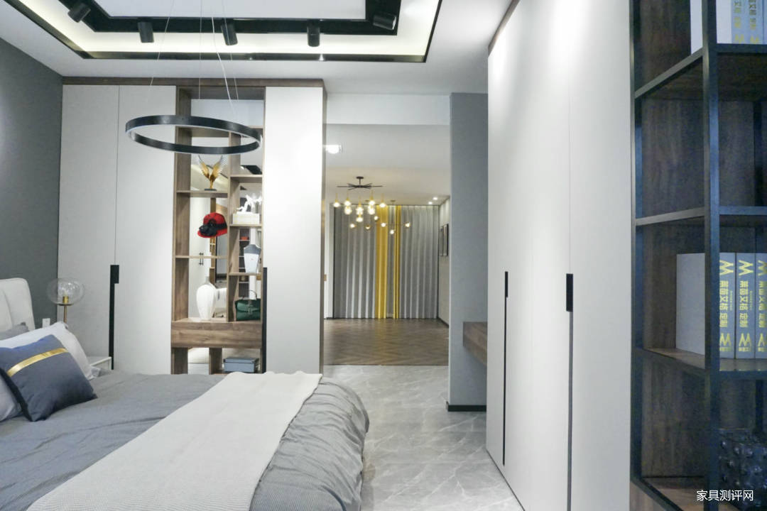 莱茵艾格定制家具测评：自带美术馆效果，让你家大到能“望远”