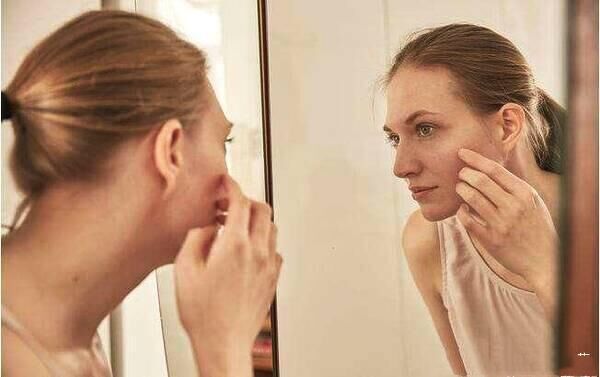 为什么不建议女人割“双眼皮”？主要有这4方面原因，庆幸没跟风