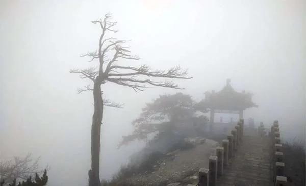 江哥探幽丨雾失恒山