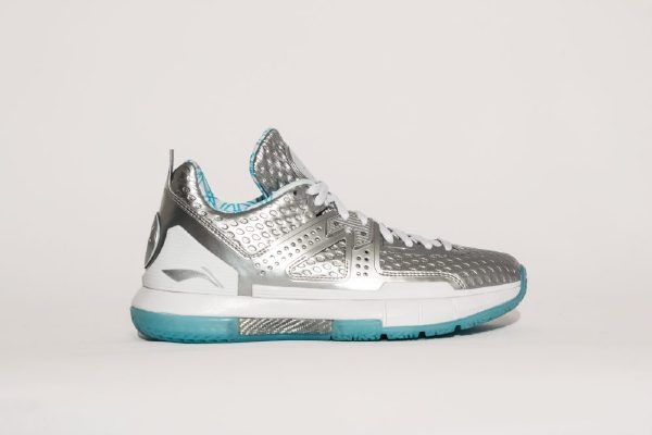 nba球员圣诞节穿什么鞋,nba球星平时穿什么鞋