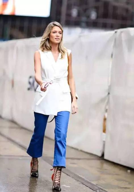 短上衣喇叭裤怎么搭配鞋子,宽松t恤搭配长打底裤穿什么鞋子