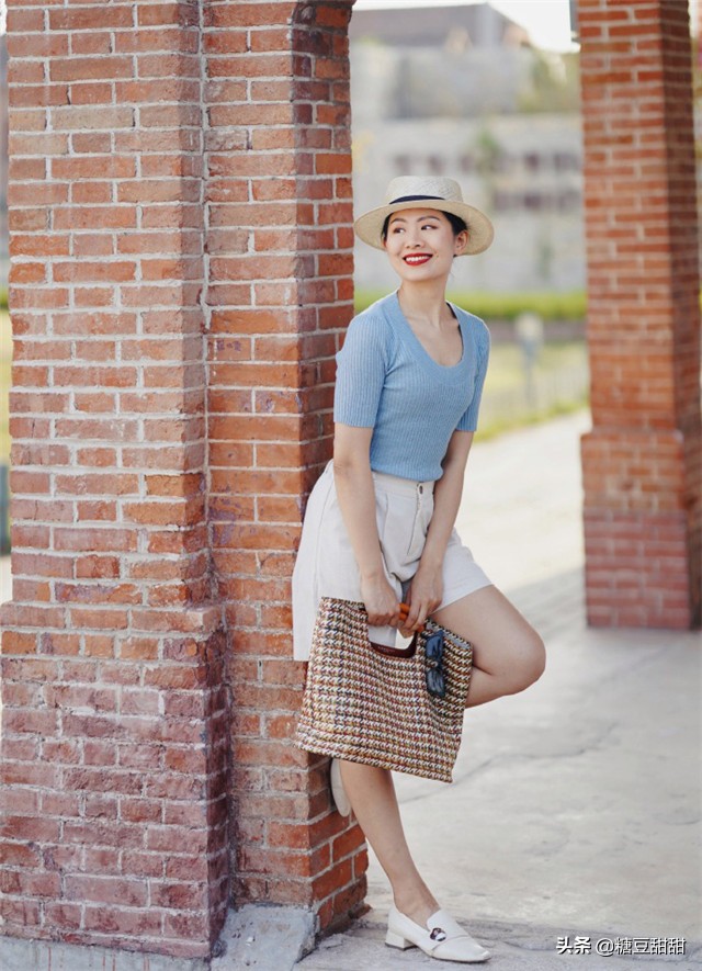 越讲究的女人越喜欢“蓝色”，最全的“组色搭配”在这，值得借鉴