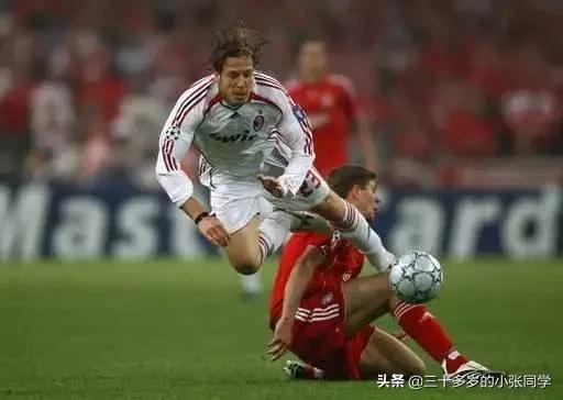 安布罗西尼压分后卫,安布罗西尼踢什么位置