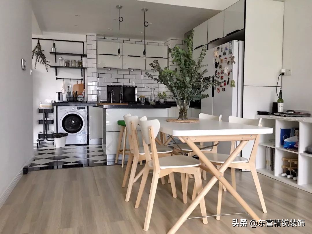 餐厨一体设计让空间显得很宽敞,餐厨客厅一体设计效果图