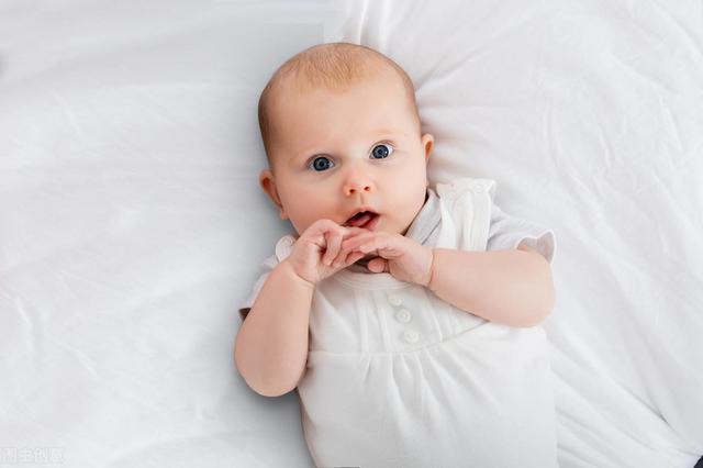 刚出生的婴儿三天不喝水,刚出生的婴儿可以三天不吃奶吗