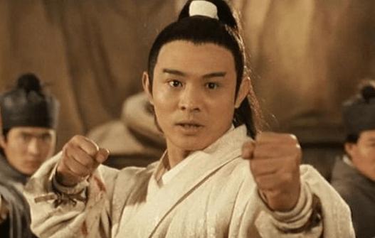 李连杰对利智一见钟情,李连杰为利智的付出