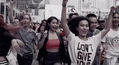 龙门小龙虾烧烤,夏天路边大排档撸串啤酒小龙虾