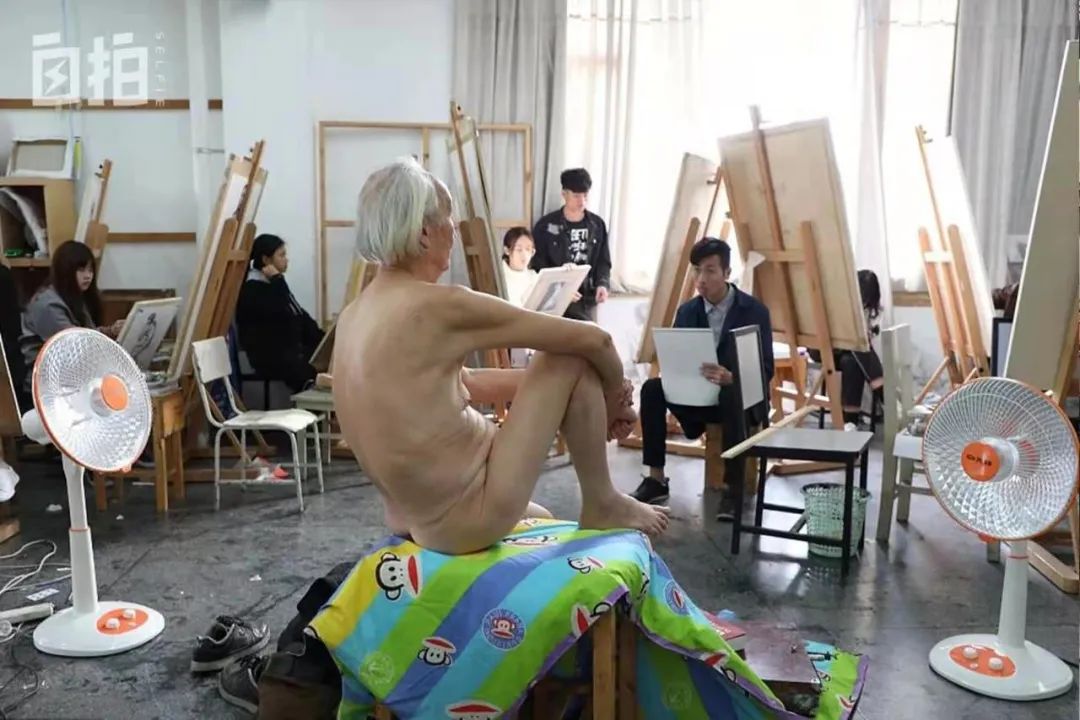 91岁裸模入行9年，儿女直骂：“不要脸！死了也不会给你收尸！”