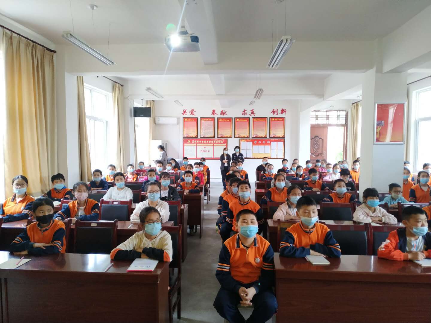 华阴市孟塬镇:合力编织安全网上好法治培育课