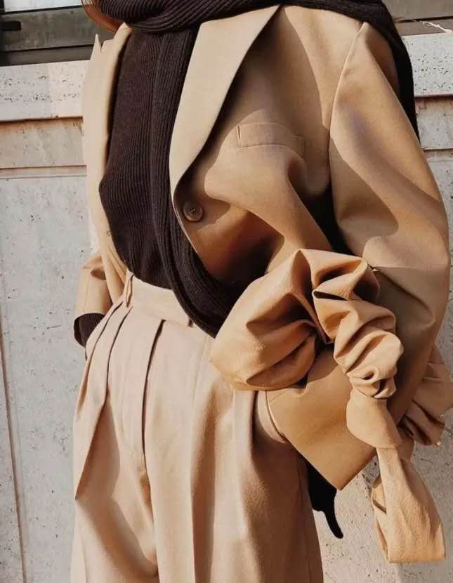 时尚风女人味十足选什么包,女人必备的几款经典包