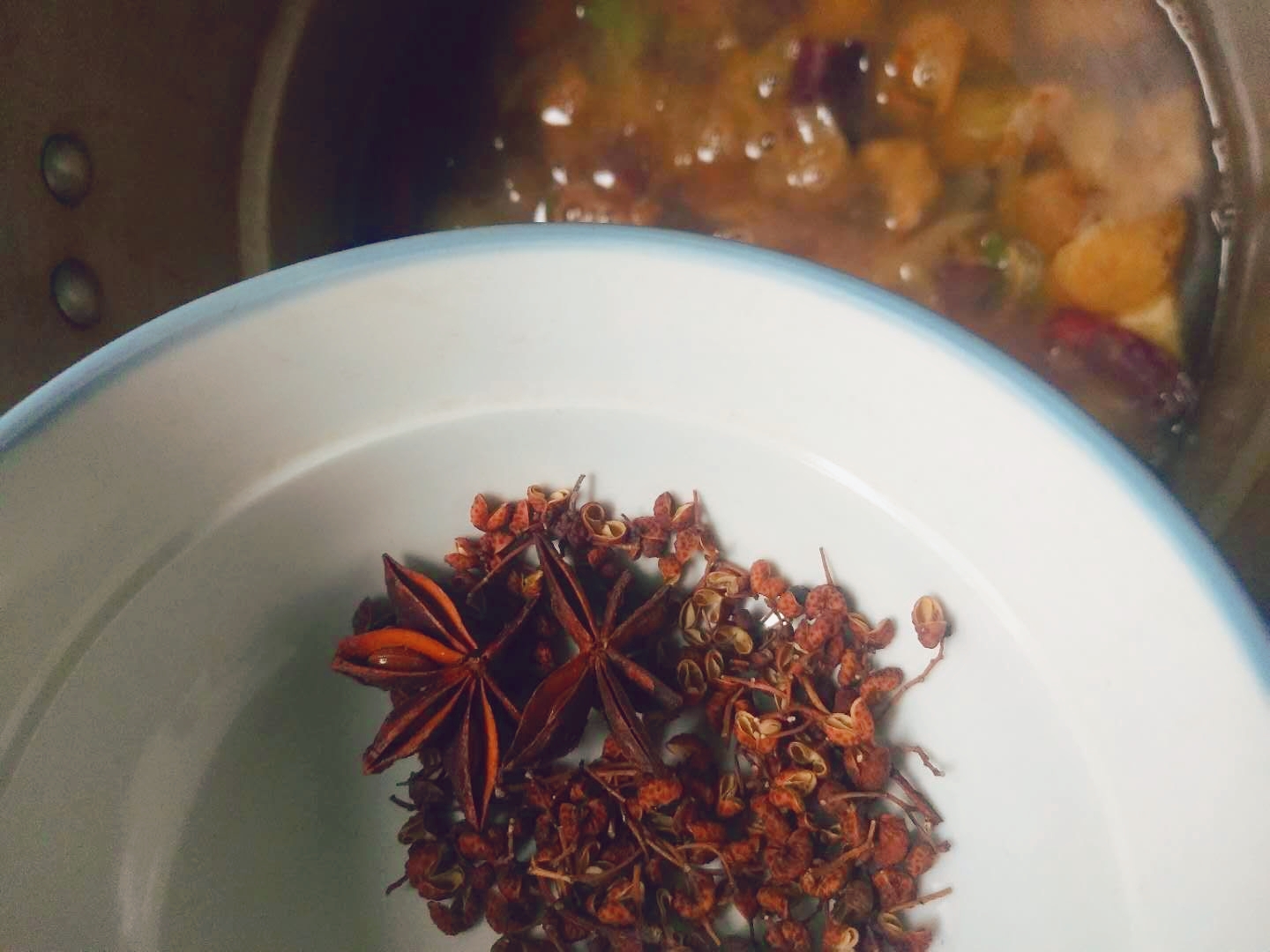 一锅味道鲜美的土豆番茄炖牛肉,牛腩家常做法西红柿土豆炖牛肉