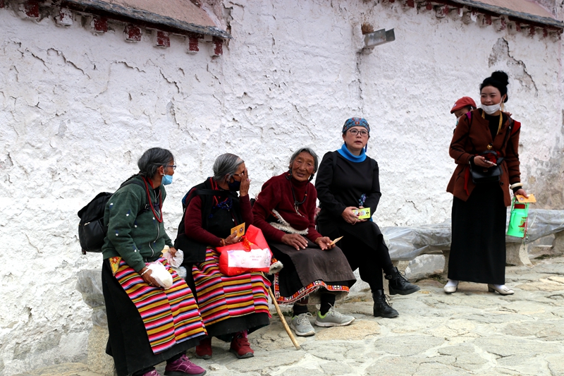 比天空更辽阔比白云更洁净比佛国更妩媚珠峰脚下的游记十