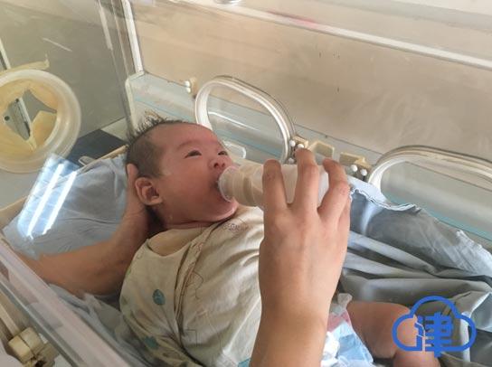 新春走基层儿科医生,新春走基层除夕夜急诊科很忙碌