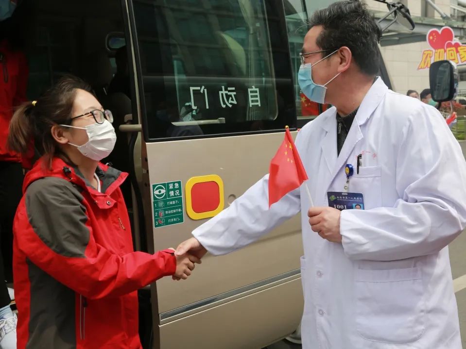 摆渡人南通,护送驰援武汉医疗队凯旋归来