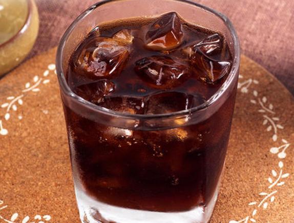 狗狗一天要喝多少水才正常,狗狗一天喂几次水最好