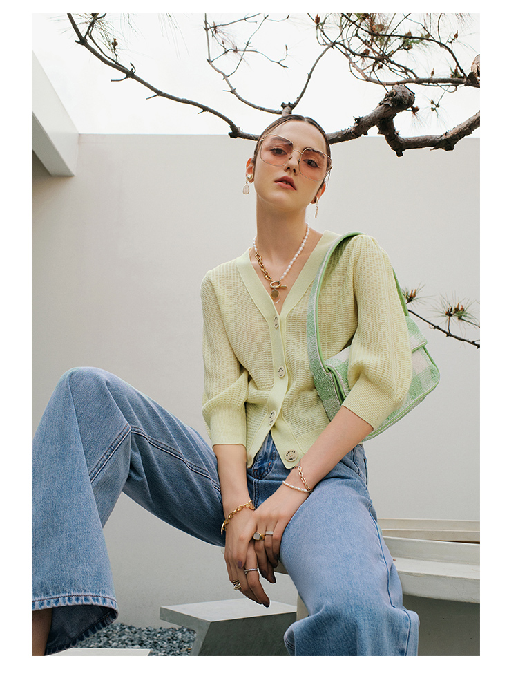 赏心悦目的针织上衣，像穿T恤一样简单却更轻松明快，敲有FLU