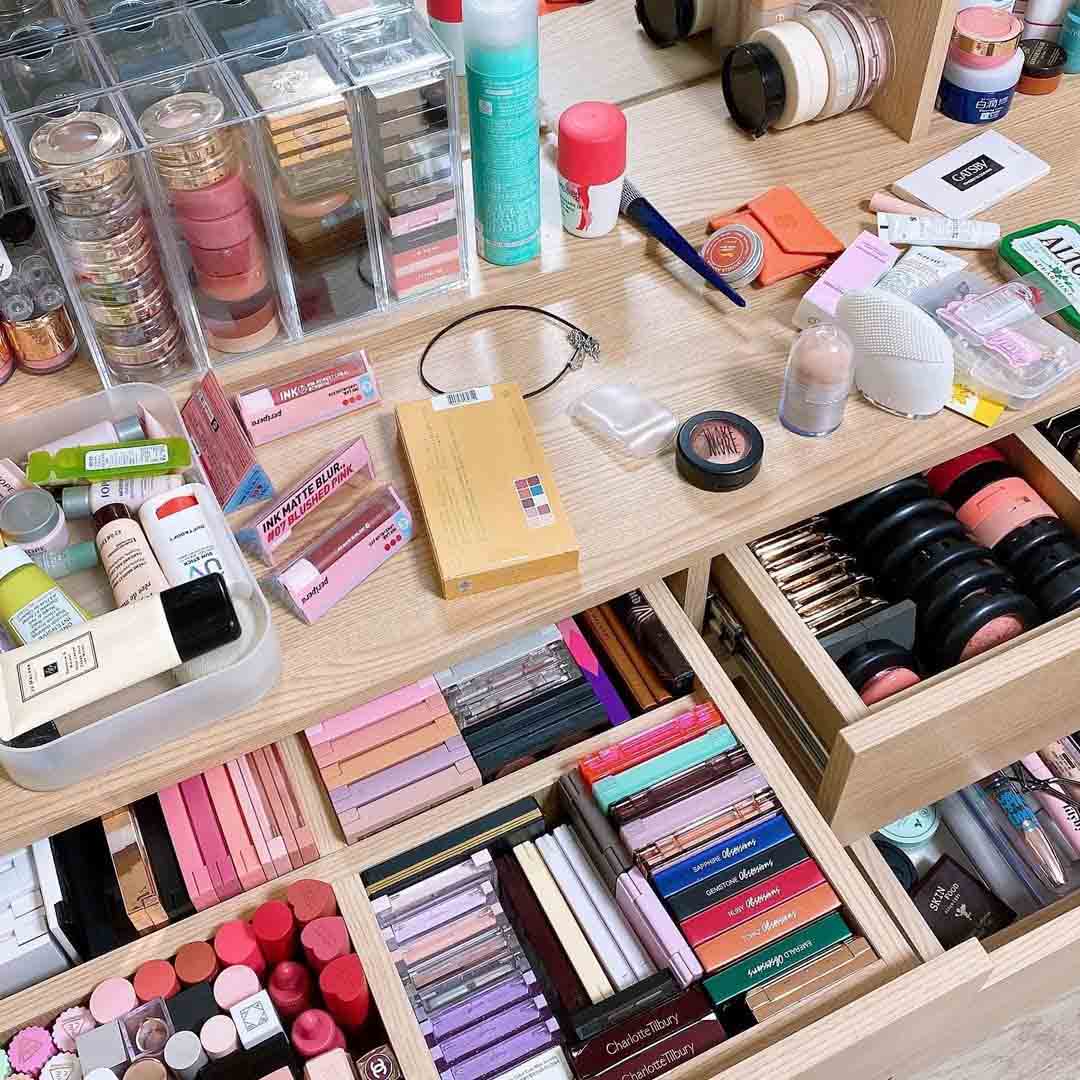 小姐姐沉浸式收纳化妆品,韩国小姐姐化妆品