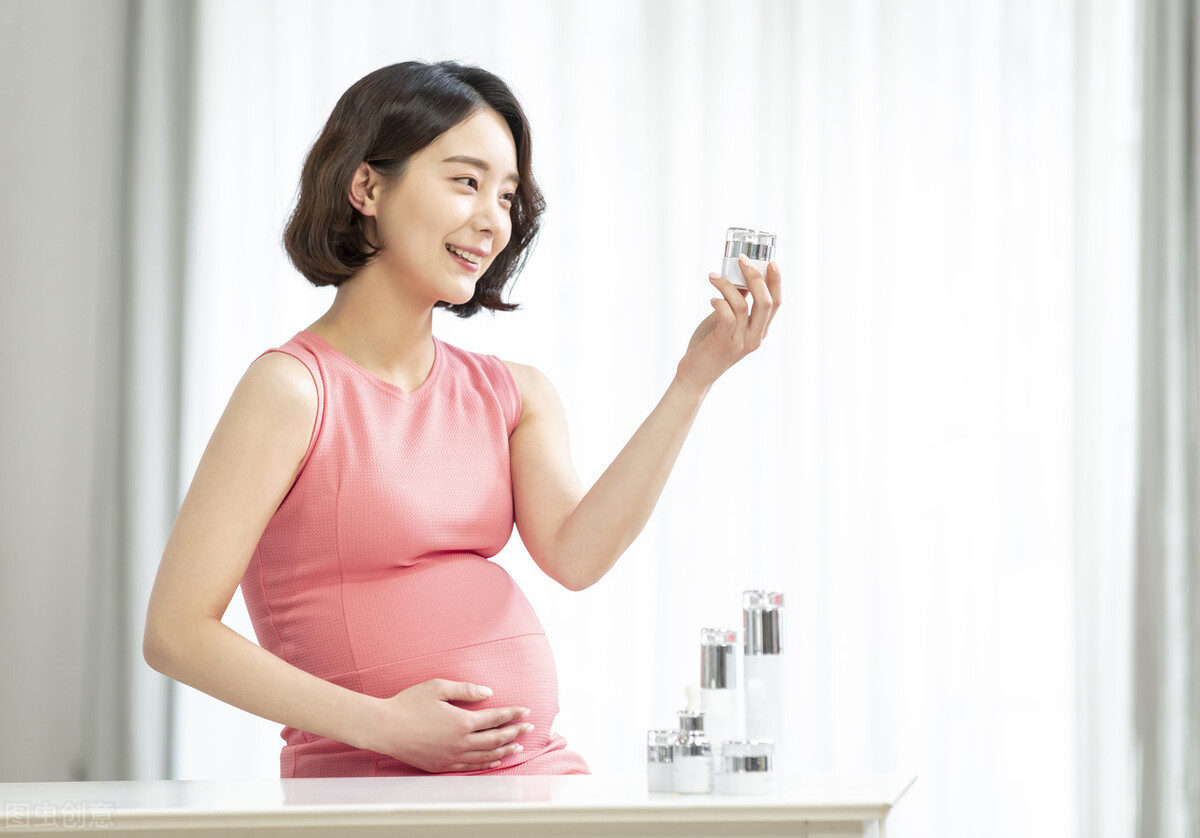 孕期的准妈妈如何挑选化妆品,孕妇用专用化妆品对胎儿有影响吗