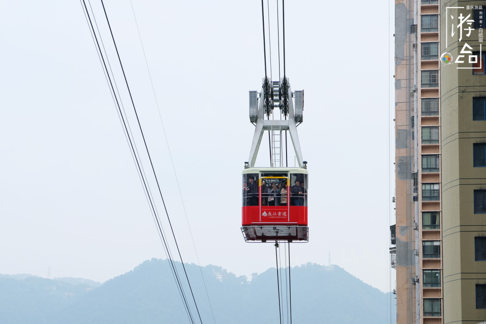重庆人的长江索道回来了，轿厢回归最初的模样，工作日只要1块8