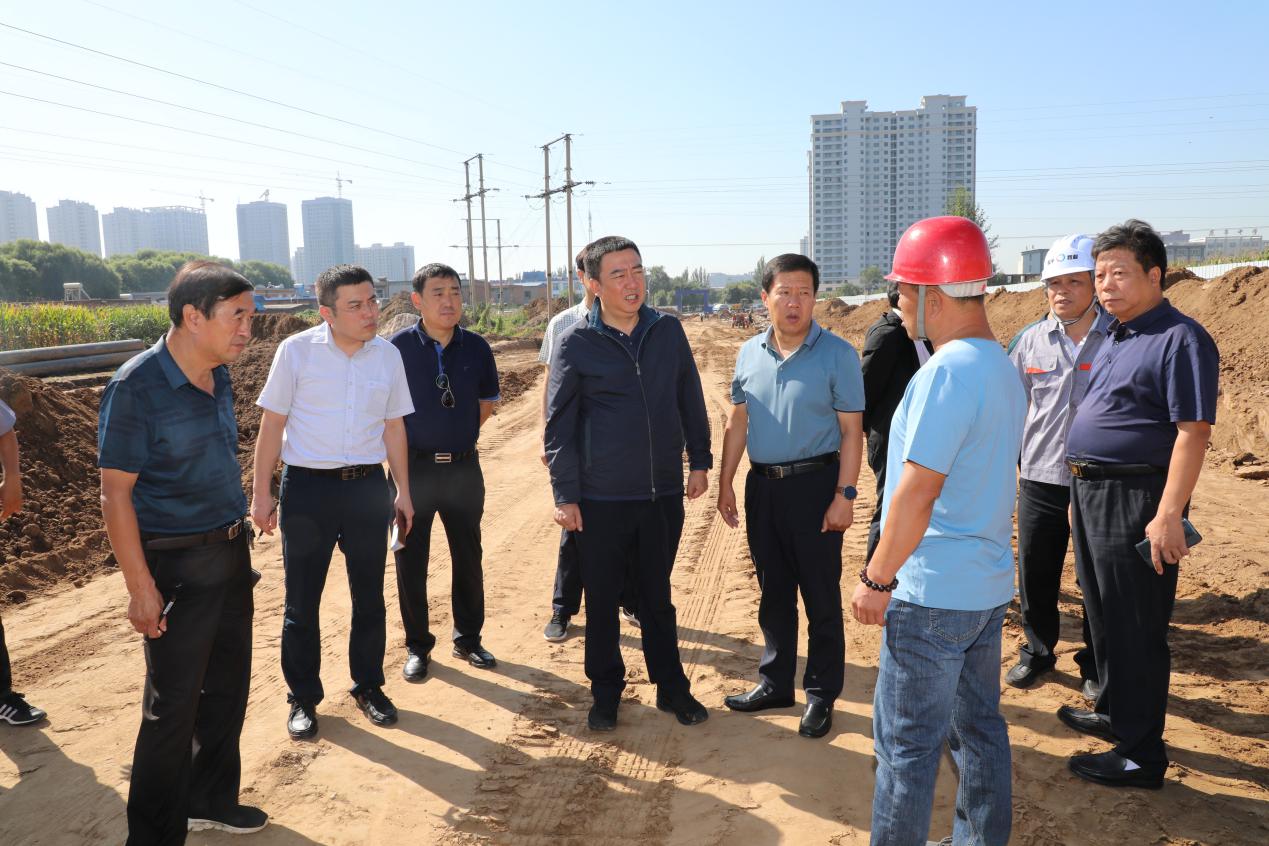 县长李培华督导部分重点项目建设,县长李军调研城市重点项目