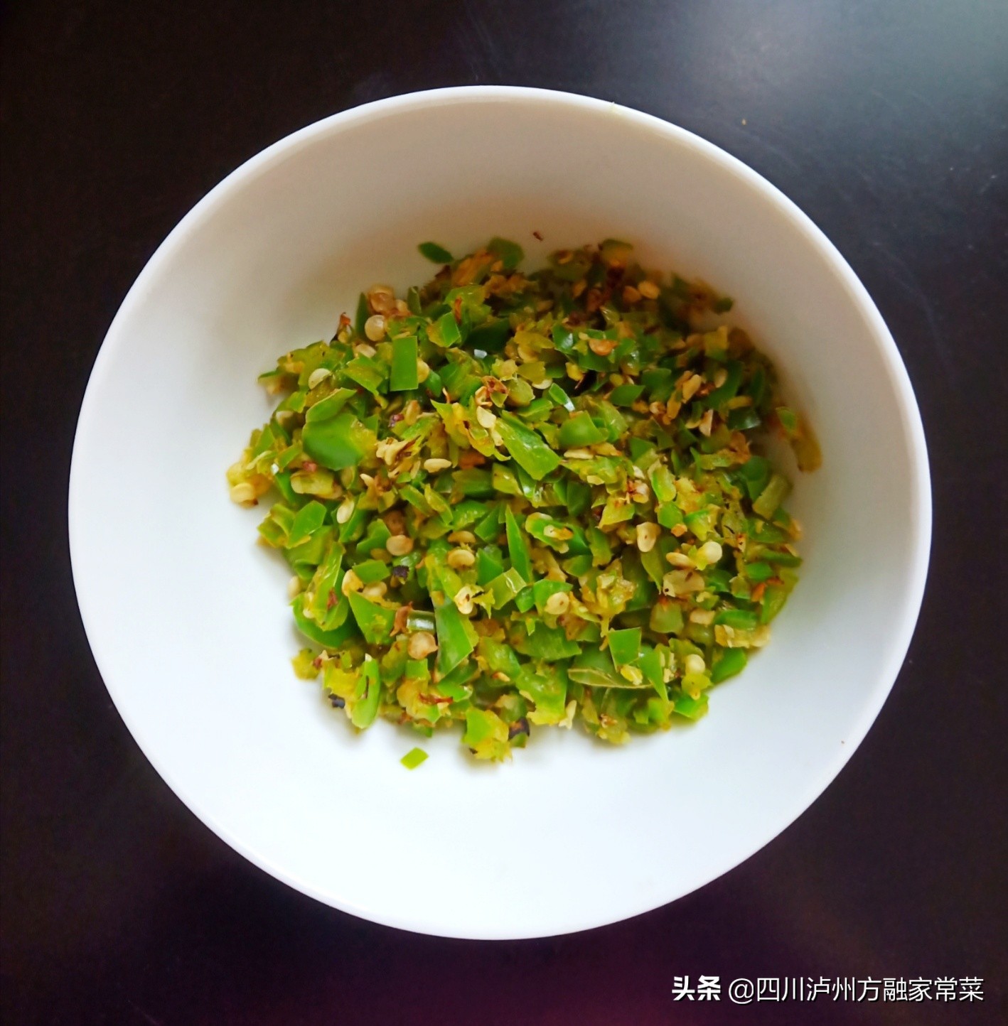 豇豆青椒凉拌做法,凉拌豇豆如何又绿又脆