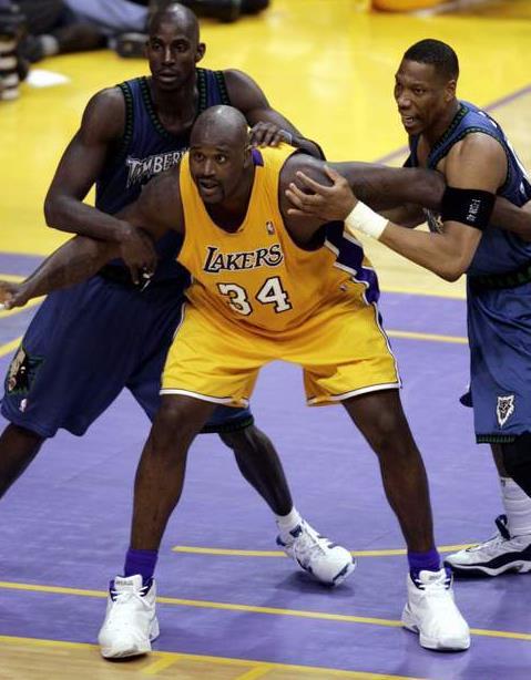 NBA十大拥有“巨臀”的球星：保罗上榜，巴克利从3分线背打到禁区