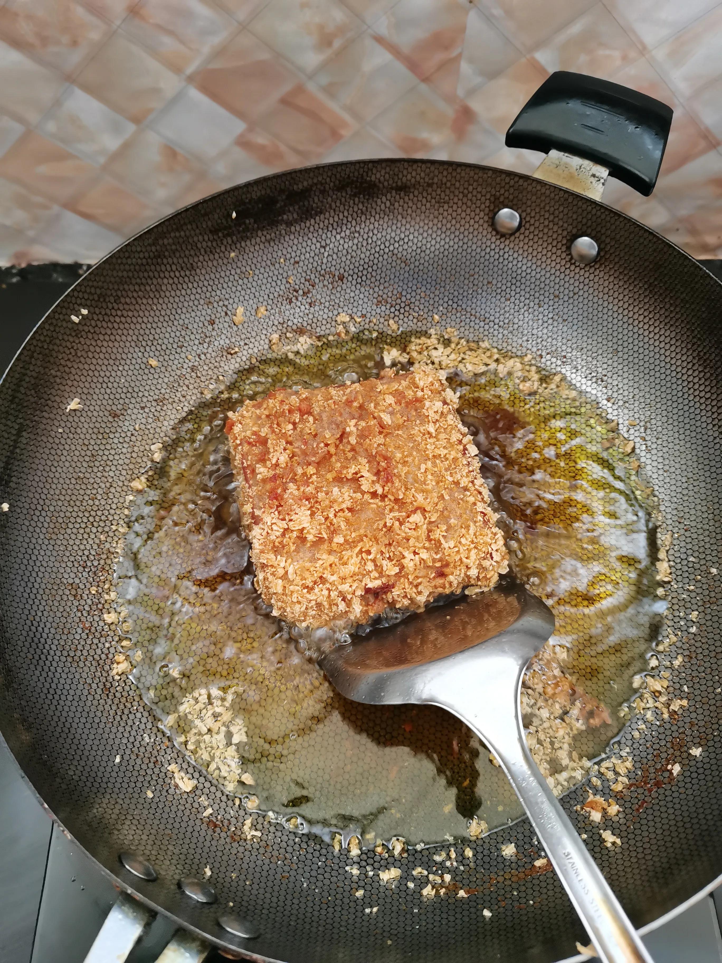 面包佐土豆沙拉教学,面包佐土豆沙拉步骤