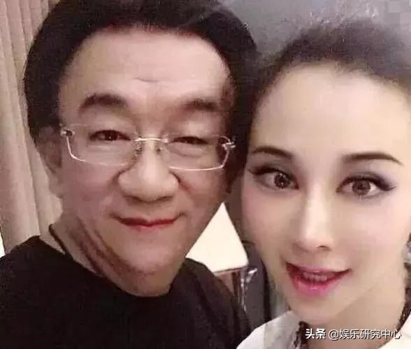 谁的朋友圈没躺着几个A字头的微商？明星的爱马仕就一定是真的？