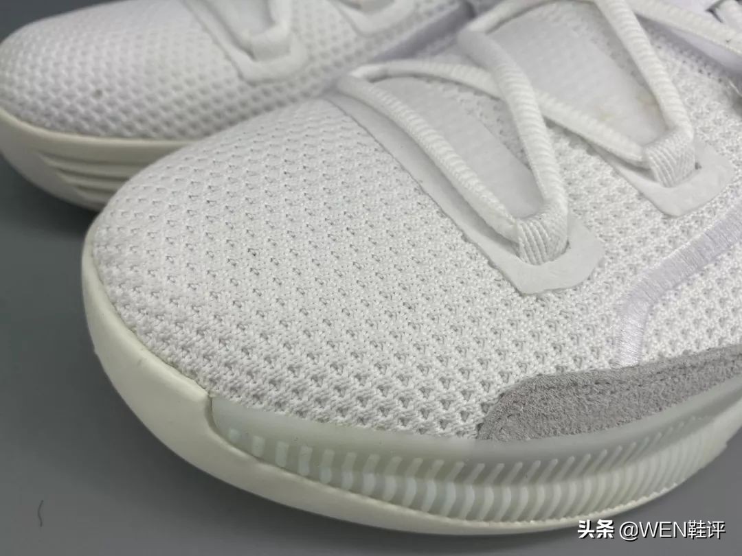 库兹马最好看的篮球鞋图片,三球篮球鞋和库兹马篮球鞋