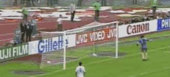 1984欧洲杯范巴斯滕零角度进球,欧冠传奇范巴斯滕