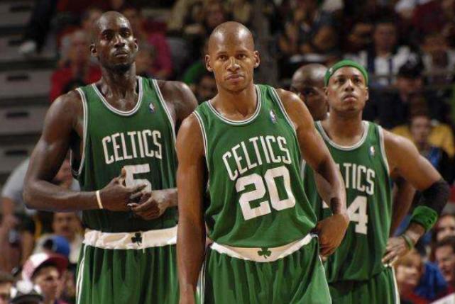 最悲催的巨星!生涯10次全明星,离开NBA后球衣未被退役一件