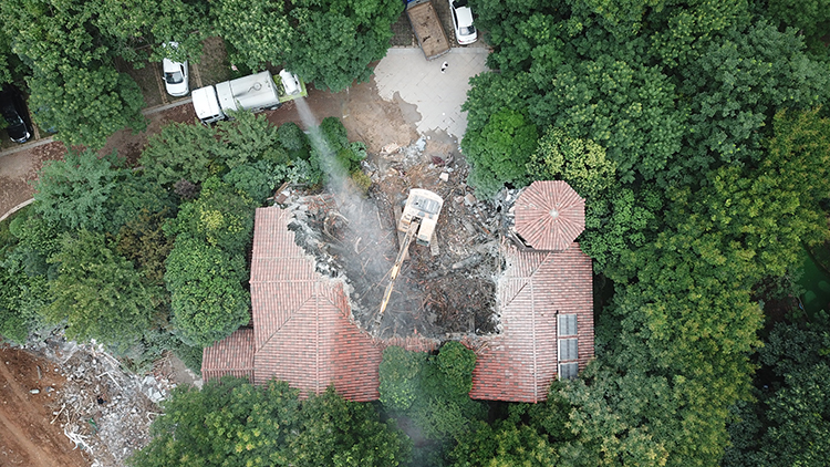 郑州五云山跑马场、停机坪等违建拆除完毕